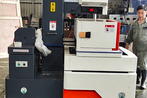 Jiangsu Chuangwei CNC Machine MORMOS Co., Ltd.